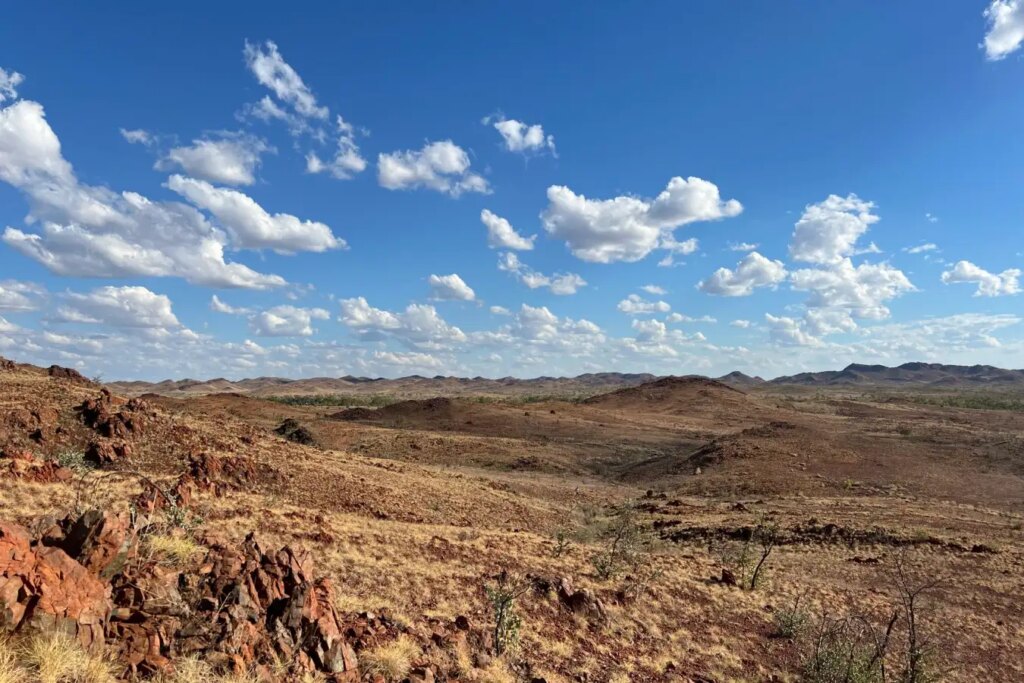 Huge crater in Australia may be the oldest impact structure on Earth Huge crater in Australia may be the oldest impact structure on Earth