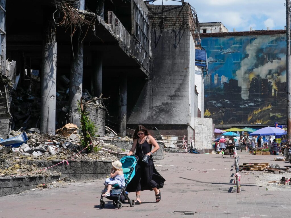 Missile strike kills three in Ukraine as Russia feels war’s economic strain | Russia-Ukraine war News Missile strike kills three in Ukraine as Russia feels war’s economic strain | Russia-Ukraine war News