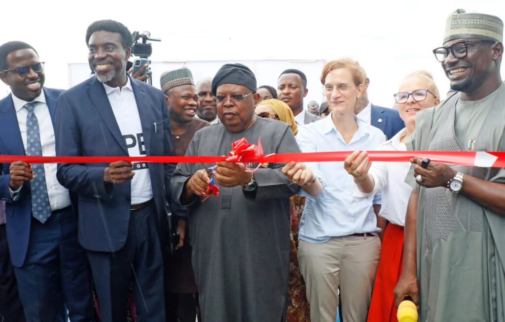 REA commissions solar mini-grid to power five Lagos communities