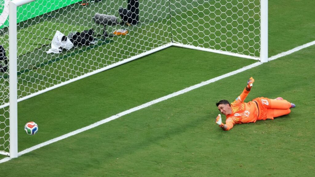 Uruguay out of World Cup after keeper blunder against Spain
