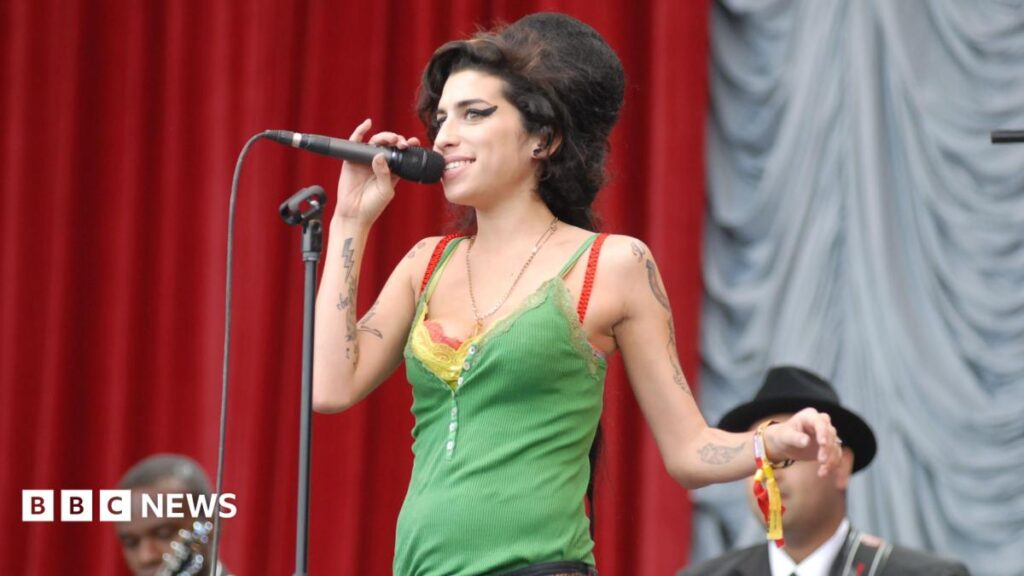 Amy Winehouse’s dad Mitch ordered to pay £1m to singer’s friends Amy Winehouse’s dad Mitch ordered to pay £1m to singer’s friends
