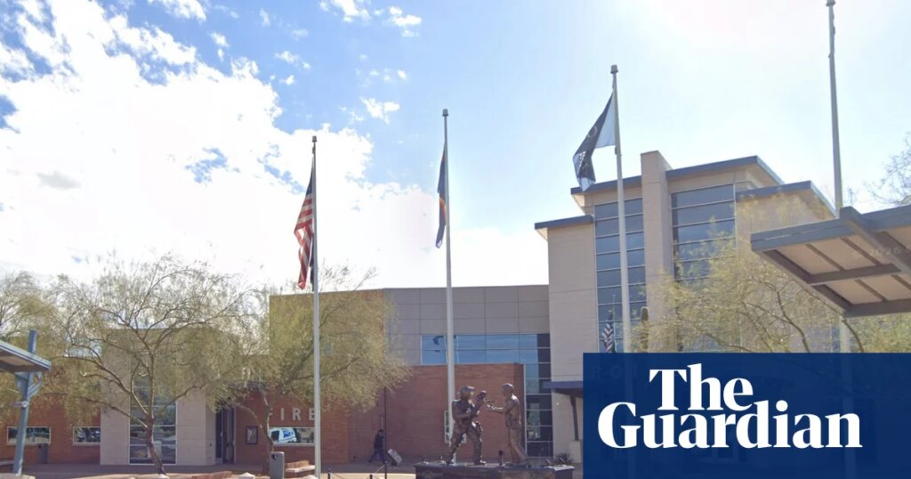 Arizona teen hailed for helping save woman with dementia wandering in 103F heat | Arizona Arizona teen hailed for helping save woman with dementia wandering in 103F heat | Arizona