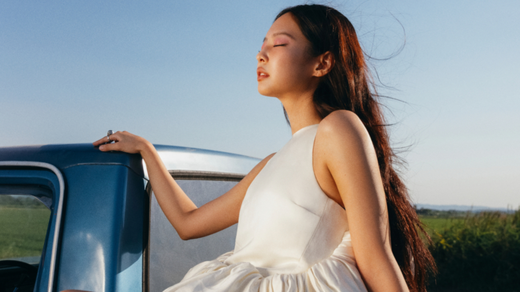 Blackpink’s Jennie Debuts Wistful Single ‘Less Than a Lover’ Blackpink’s Jennie Debuts Wistful Single ‘Less Than a Lover’