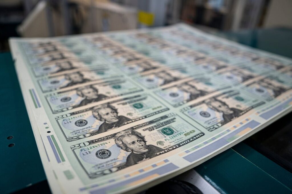 Dollar Gets Safe-Haven Flows as US-Iran Ceasefire Under Threat