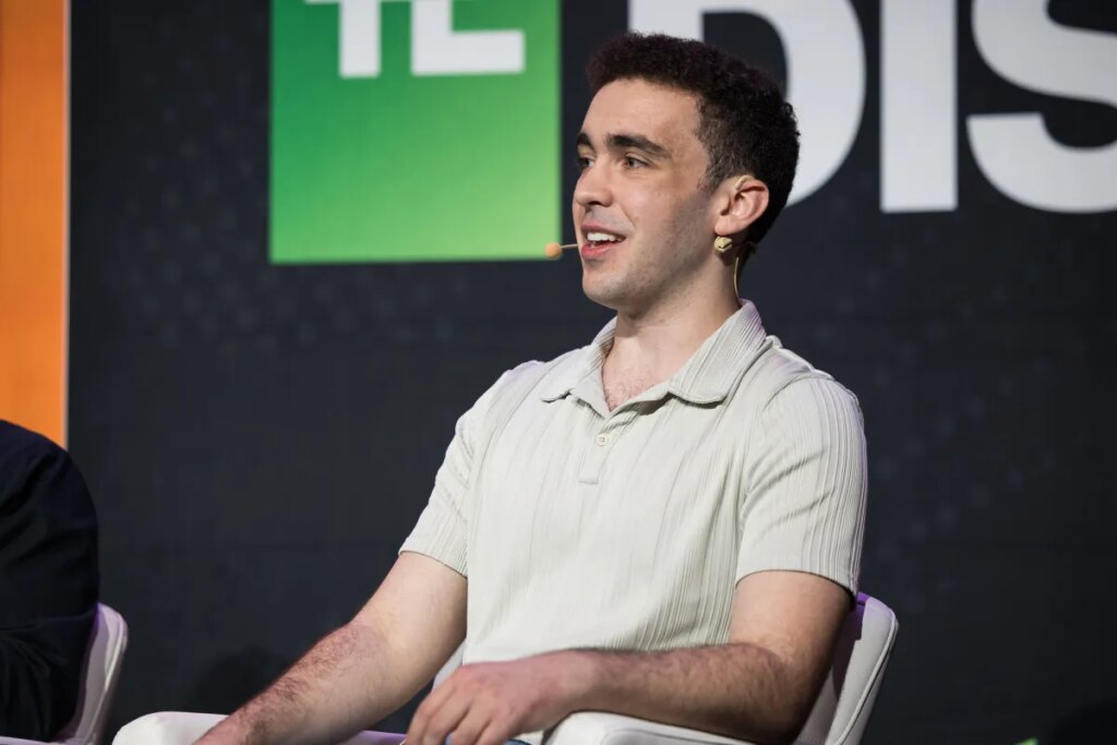 Filing: College app Fizz accuses VC of sharing confidential startup information with rival Sidechat Filing: College app Fizz accuses VC of sharing confidential startup information with rival Sidechat