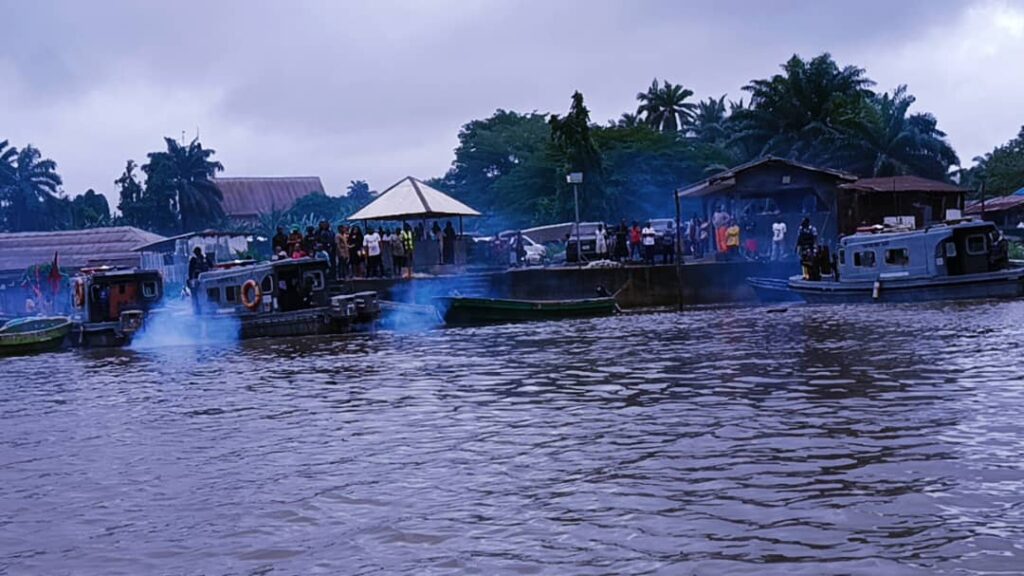 Floods leave many stranded on Lagos roads, deepen residents’ woes