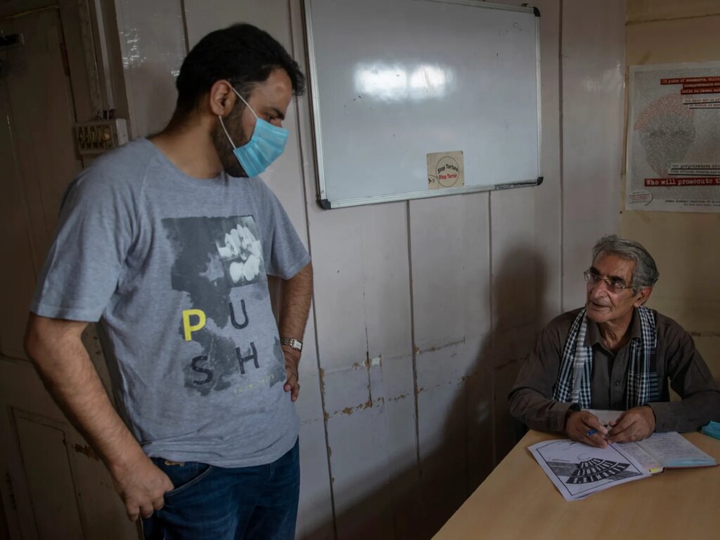 Kashmiri activist Khurram Parvez and journalist Irfan Mehraj freed on bail | Human Rights News Kashmiri activist Khurram Parvez and journalist Irfan Mehraj freed on bail | Human Rights News
