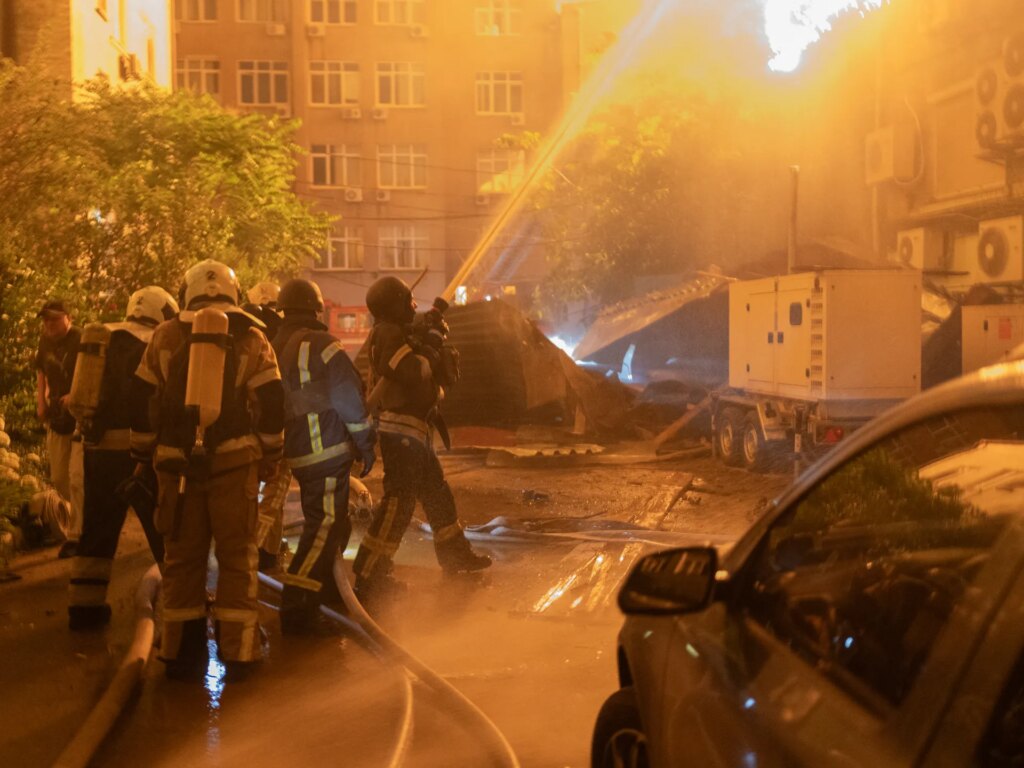 Kyiv attacked after Ukraine’s Zelenskyy warns of ‘massive Russian strike’ | Russia-Ukraine war News Kyiv attacked after Ukraine’s Zelenskyy warns of ‘massive Russian strike’ | Russia-Ukraine war News