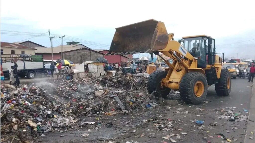 LAWMA, LASTMA clear illegal structures, vehicles along Badagry Expressway
