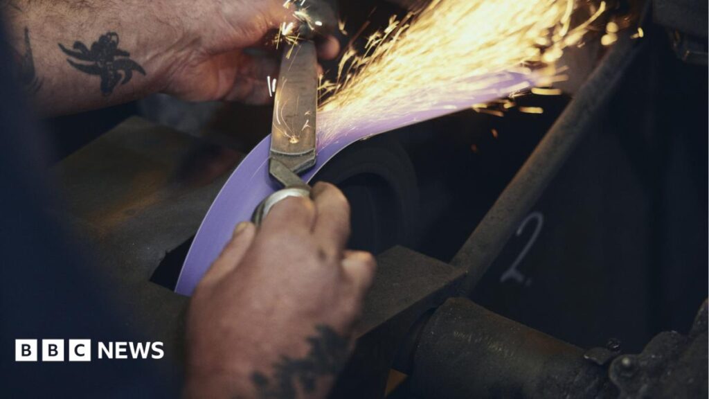 Manufacturing: How trainees combine tech and age-old skills Manufacturing: How trainees combine tech and age-old skills