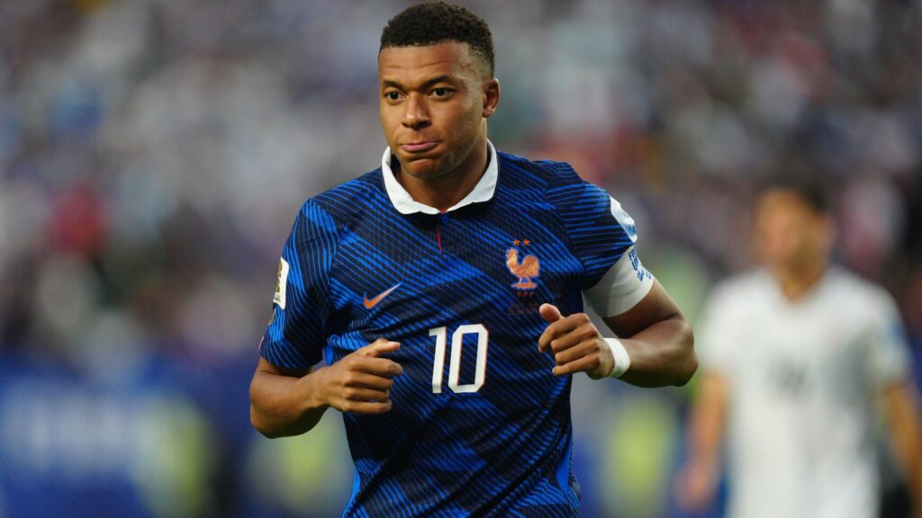 Mbappe slams politician over racist World Cup remarks Mbappe slams politician over racist World Cup remarks