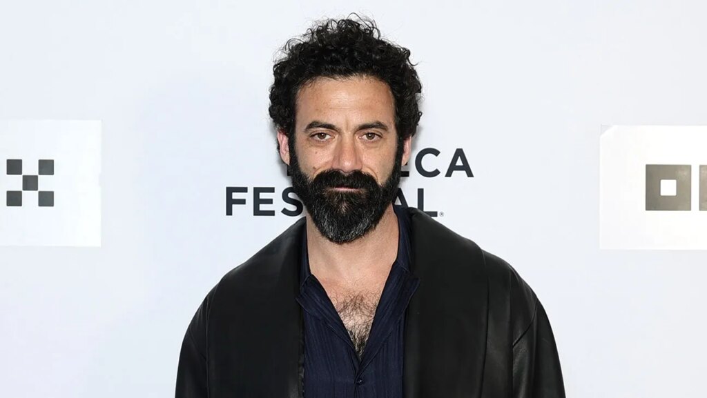 Morgan Spector Will Play Robert Langdon in Netflix Series