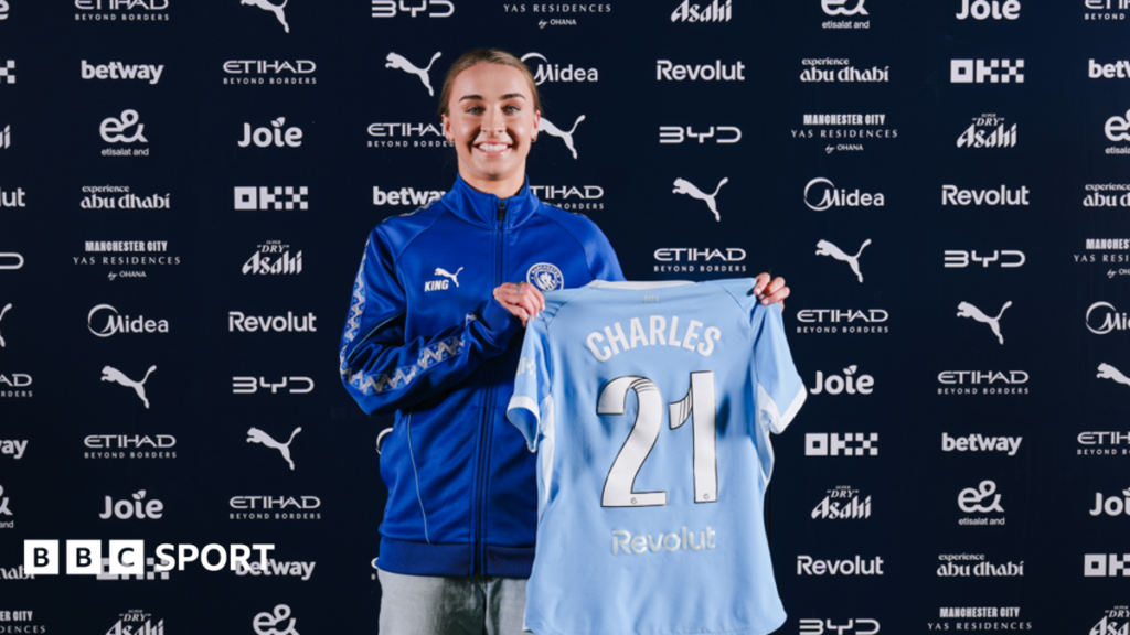 Niamh Charles: Manchester City sign England defender from Chelsea