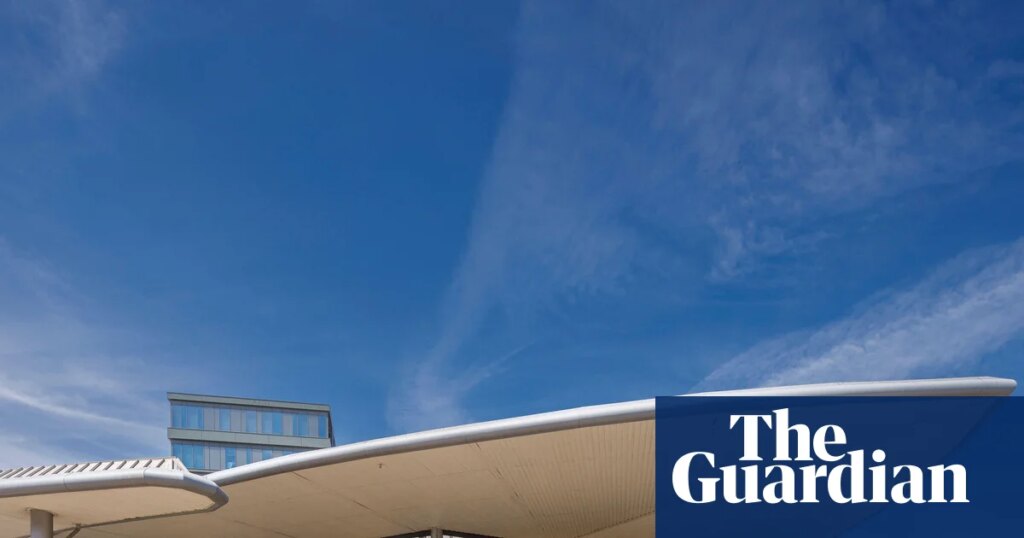 No car? No problem! Six cheap family days out in England by bus | Public transport trips No car? No problem! Six cheap family days out in England by bus | Public transport trips