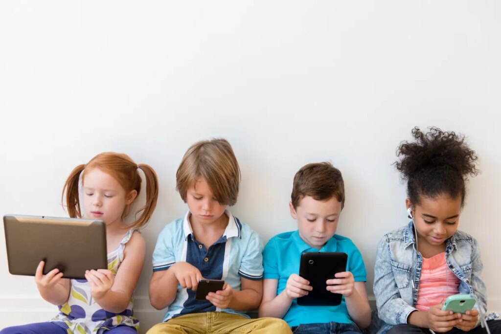 Parents want safer phones for kids. These companies are answering the call. Parents want safer phones for kids. These companies are answering the call.