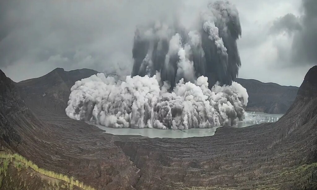 Philippines volcano erupts blasting plumes of ash and steam | Volcanoes