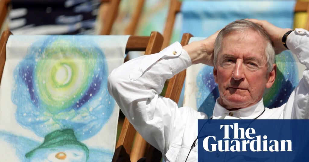 Raymond Briggs’s library goes on sale at his local Oxfam shop | Books Raymond Briggs’s library goes on sale at his local Oxfam shop | Books