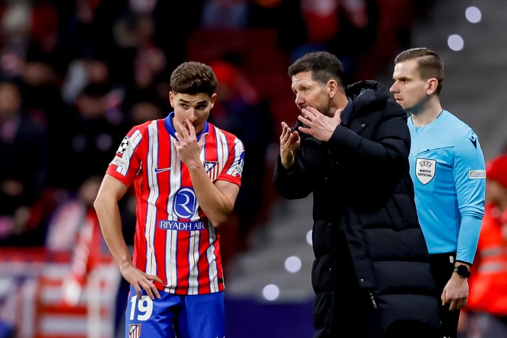Simeone Breaks Silence On Talks With Barcelona Target Julian Alvarez