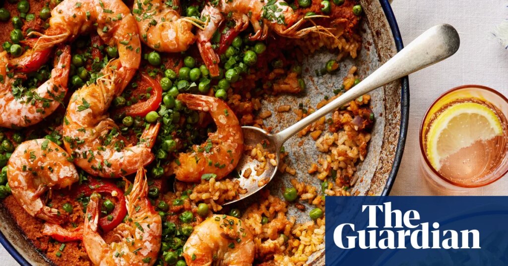 Spanish summer recipes: Thomasina Miers’ grilled prawns, red rice and boozy baked peaches | Mexican food and drink