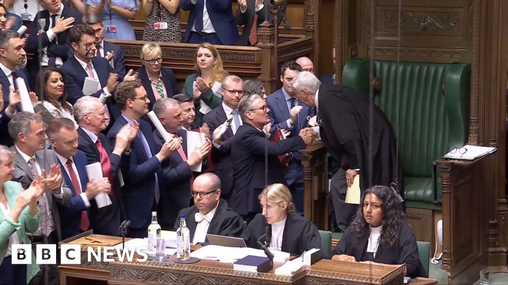 Standing ovation as Starmer says 'goodbye' Standing ovation as Starmer says 'goodbye'