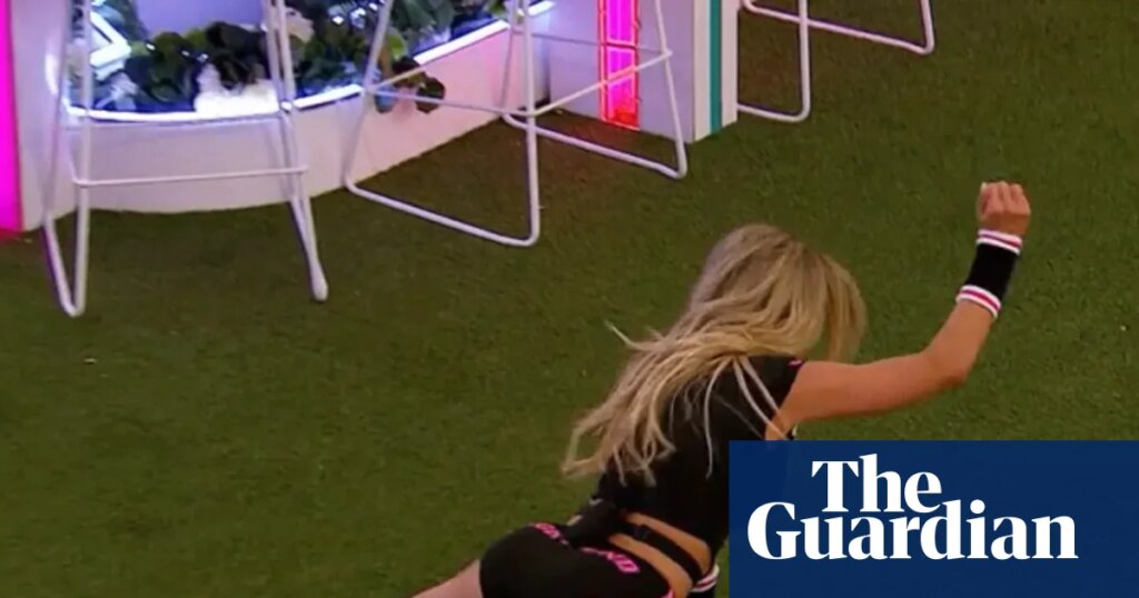 Stretch, be gentle and build flexibility: expert tips on doing the splits | Well actually