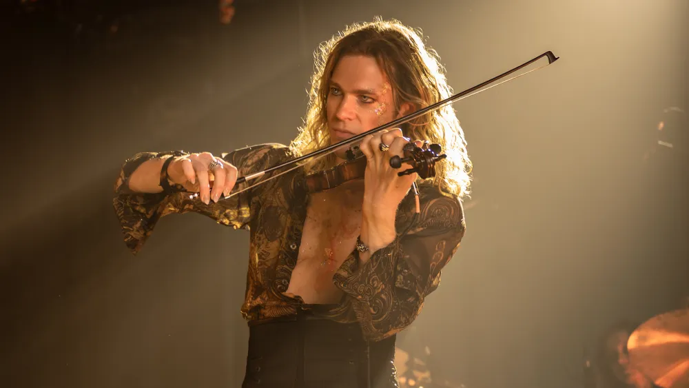 ‘The Vampire Lestat’ Costume Designer on Rockstar Wardrobe and Easter Eggs ‘The Vampire Lestat’ Costume Designer on Rockstar Wardrobe and Easter Eggs