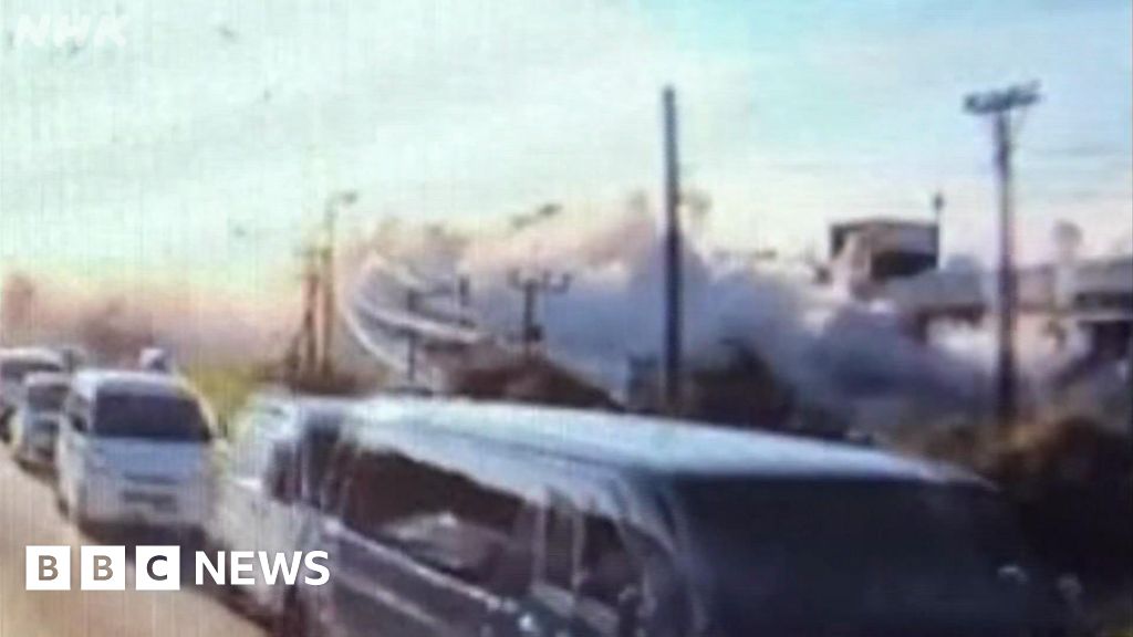The moment a Japanese mall explodes after a 6.8 earthquake The moment a Japanese mall explodes after a 6.8 earthquake