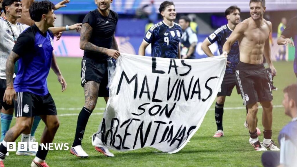 UK says Falkland Islands ‘definitely ours’ after Argentina banner UK says Falkland Islands ‘definitely ours’ after Argentina banner