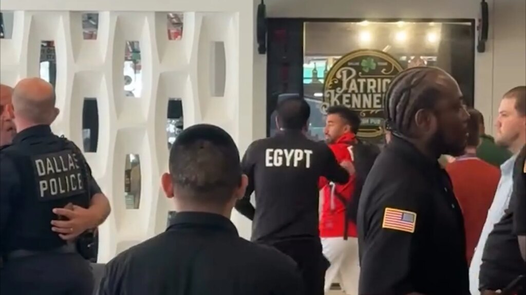 US Police staff spark altercation with Egyptian players posing with fans | World Cup 2026