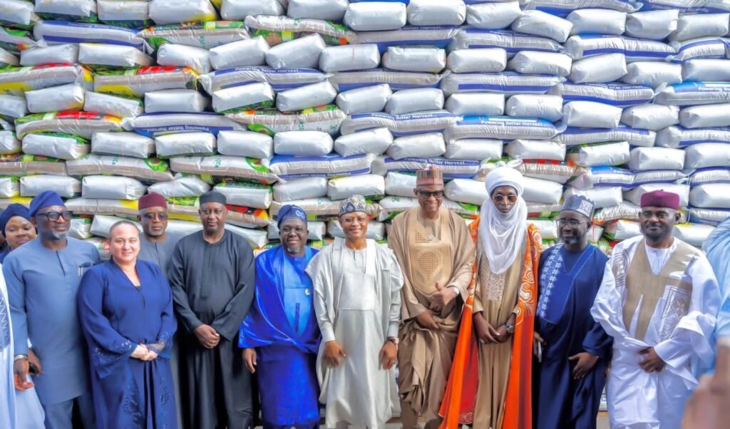 Uba Sani flags off distribution of 500 trucks of free fertiliser to 150,000 Kaduna farmers Uba Sani flags off distribution of 500 trucks of free fertiliser to 150,000 Kaduna farmers