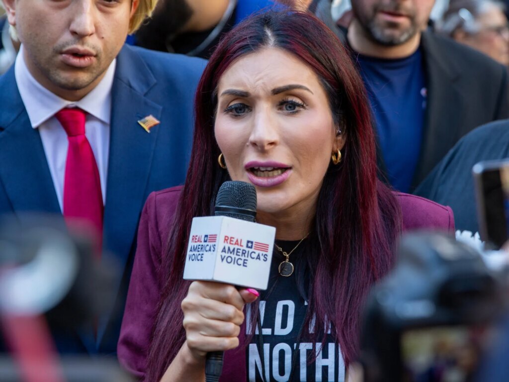 Ukraine’s Zelenskyy meets with far-right US activist Laura Loomer | Donald Trump News Ukraine’s Zelenskyy meets with far-right US activist Laura Loomer | Donald Trump News