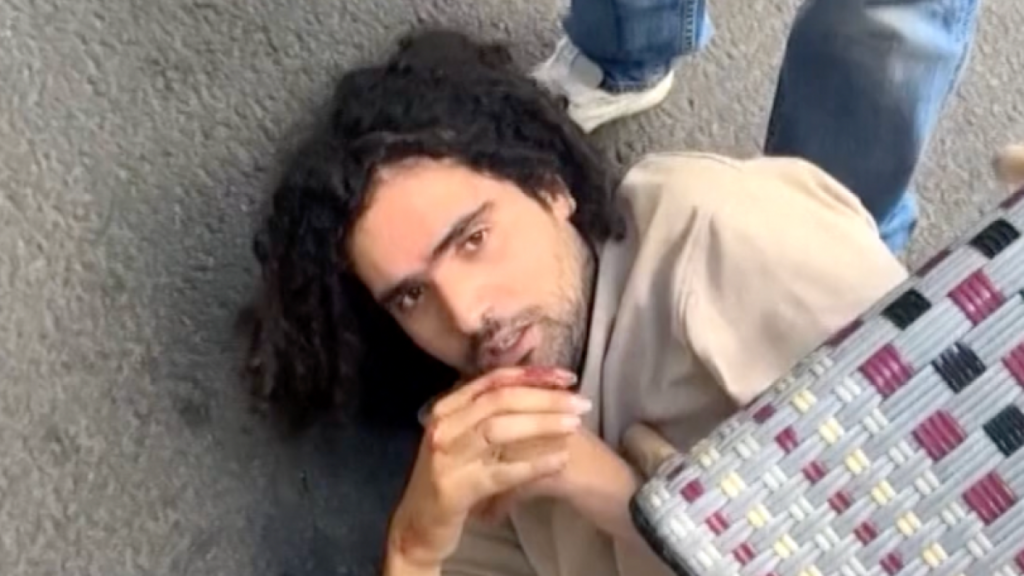 Video shows man subdued after stabbing three women in Paris | Newsfeed