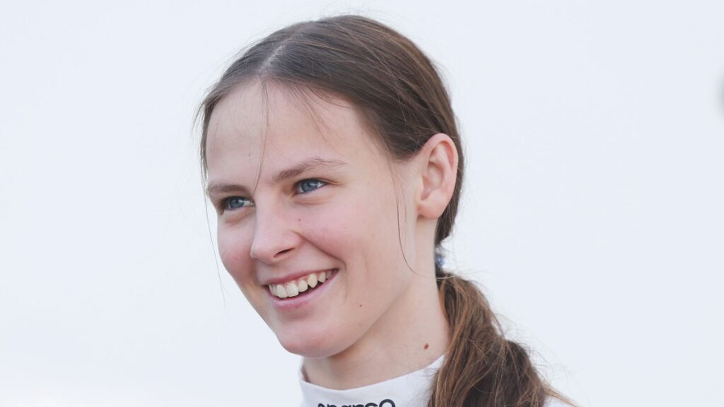 Wild card Battig becomes youngest F1 Academy pole-sitter Wild card Battig becomes youngest F1 Academy pole-sitter
