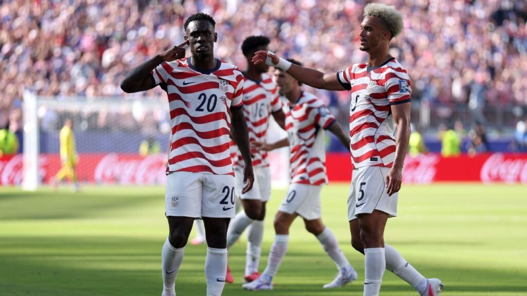 World Cup recap: 10-man U.S. defeat Bosnia-Herzegovina to advance to last 16