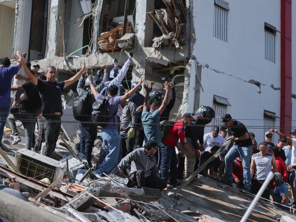 7.4-magnitude earthquake hits Colombia killing at least 20 | Earthquakes News