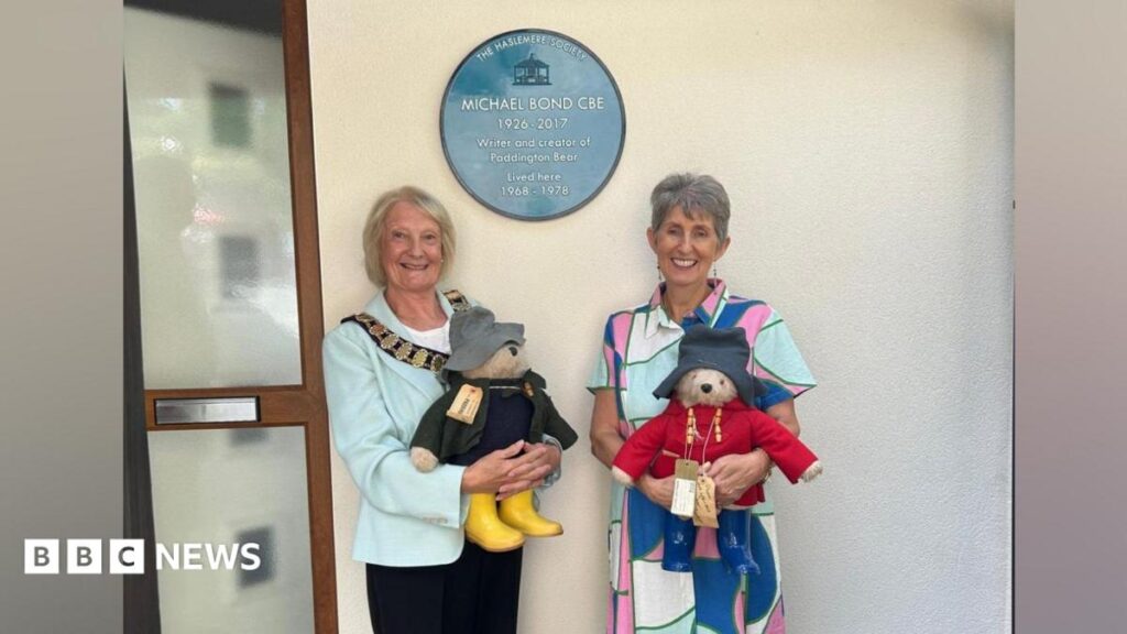 Blue plaque unveiled in Haslemere for Paddington Bear author