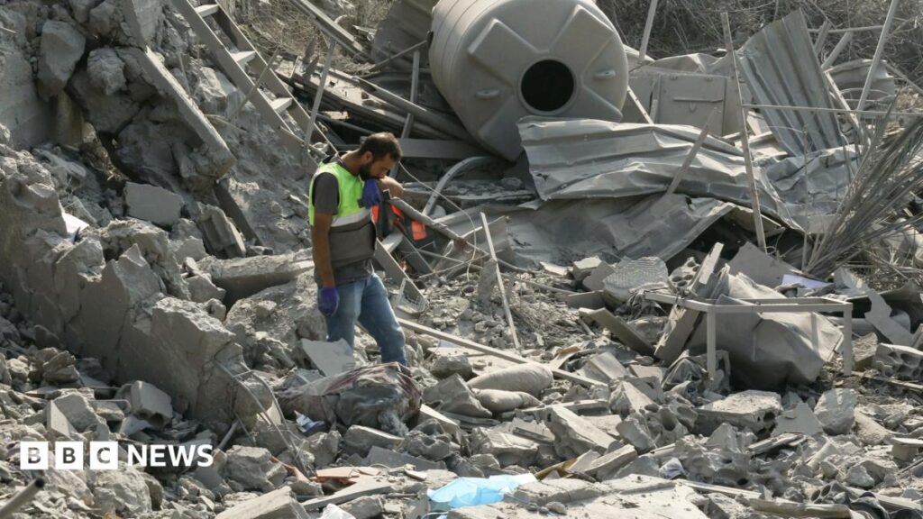 Eleven killed in Israeli strikes on southern Lebanon, authorities say Eleven killed in Israeli strikes on southern Lebanon, authorities say