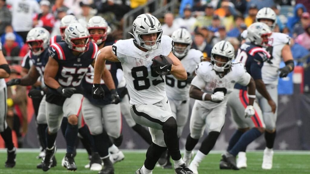 Fantasy football 2026 rankings, draft prep: NFL model makes QB, RB, WR, TE picks, cheat sheets, ADP, tiers
