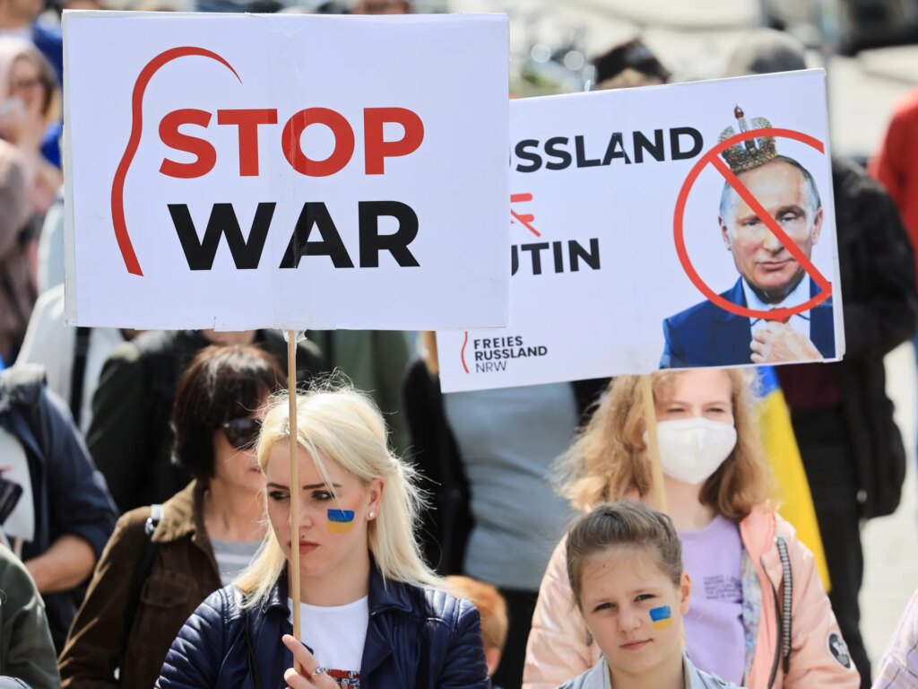 How Russian dissidents are being punished by both Russia and Europe | Russia-Ukraine war