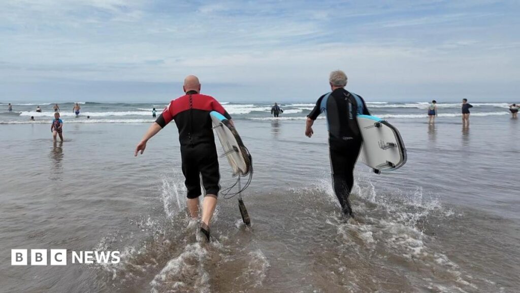 How can you check bathing water quality in Devon and Cornwall?