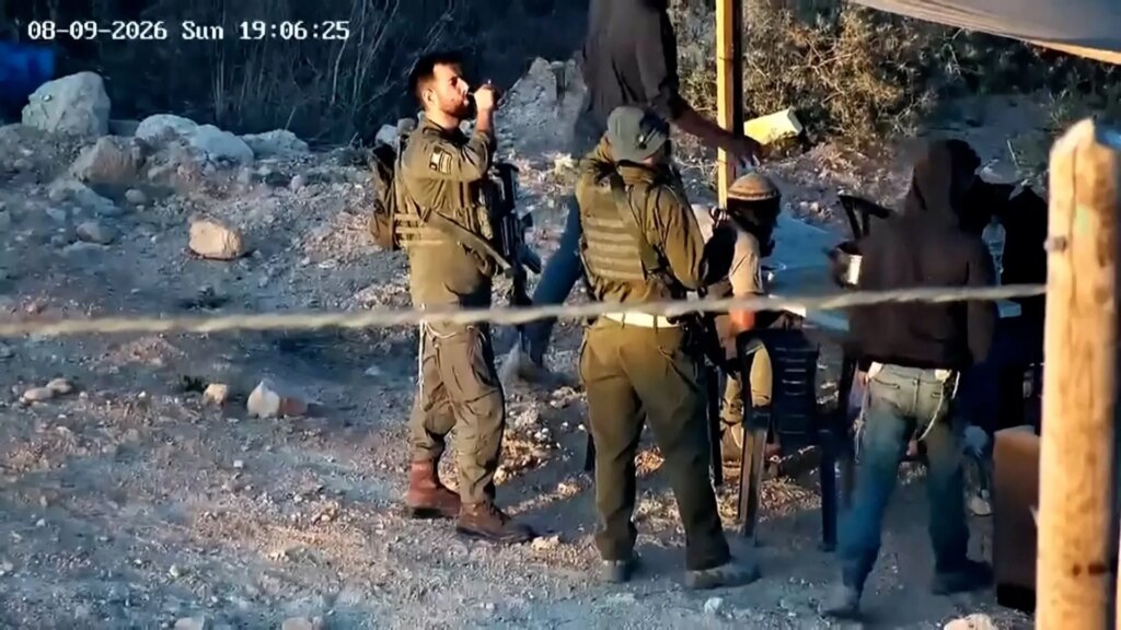 Israeli soldiers accused of supporting ‘terrorist’ settlers in Qusra | Newsfeed