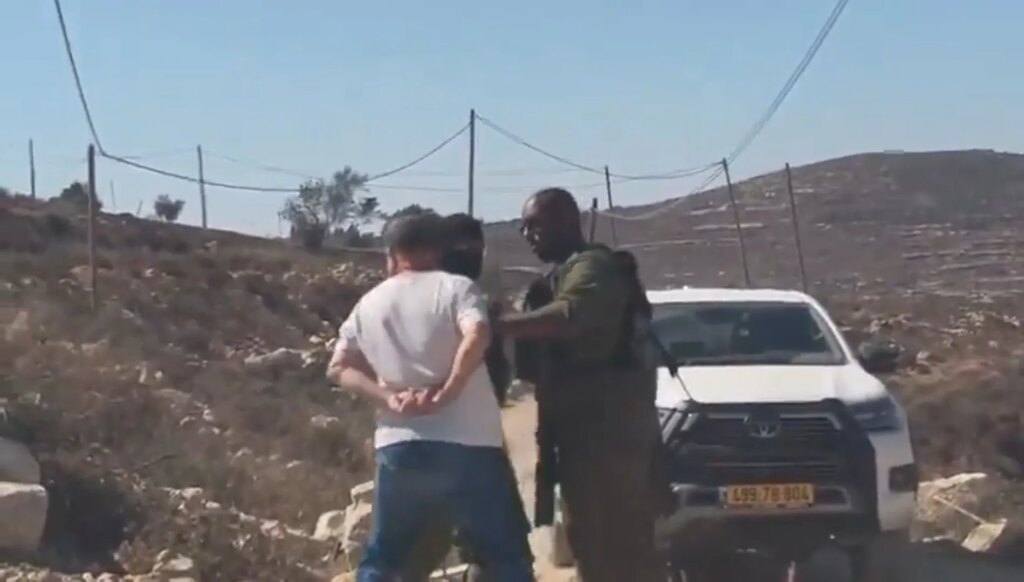 Israeli soldiers block Knesset member from besieged Palestinian home | Israel-Palestine conflict News
