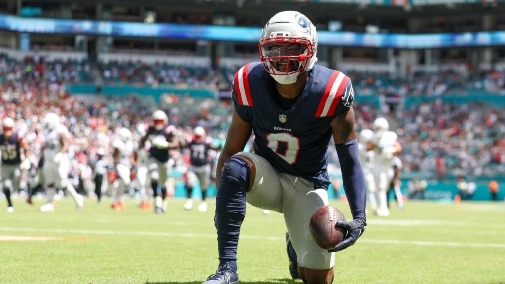 Kayshon Boutte trade: Patriots send WR to Texans for Jaylen Reed, draft pick