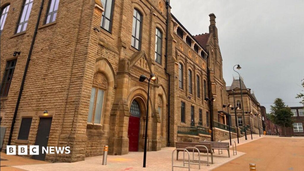 Leaderless Oldham Council faces government takeover
