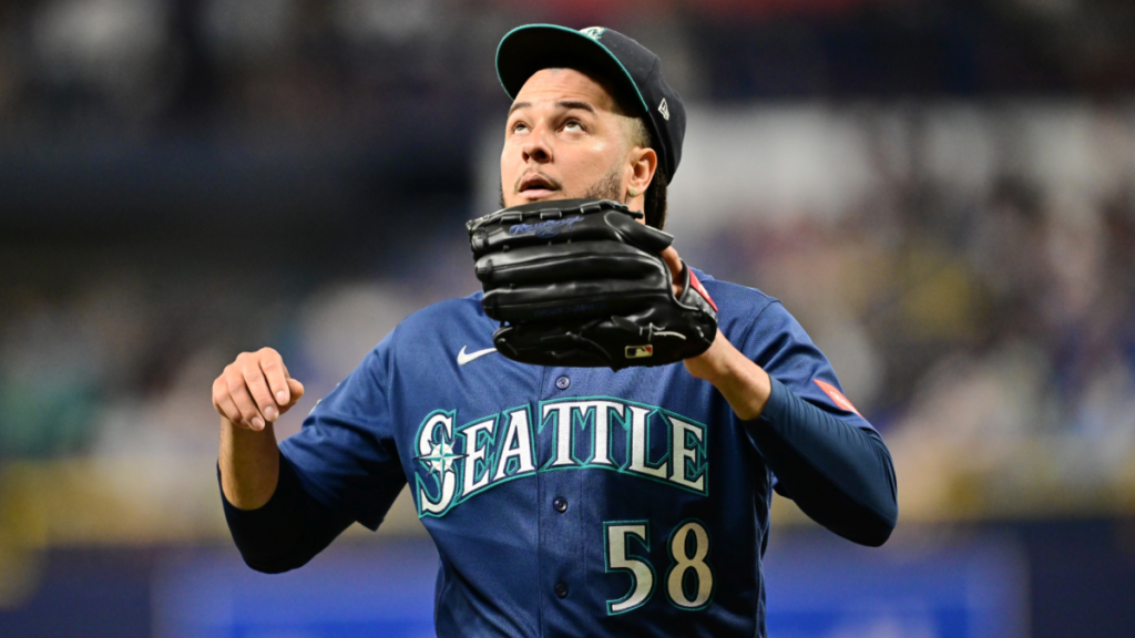 Luis Castillo traded to White Sox: Mariners starter to bolster Chicago rotation hanging on to division lead Luis Castillo traded to White Sox: Mariners starter to bolster Chicago rotation hanging on to division lead