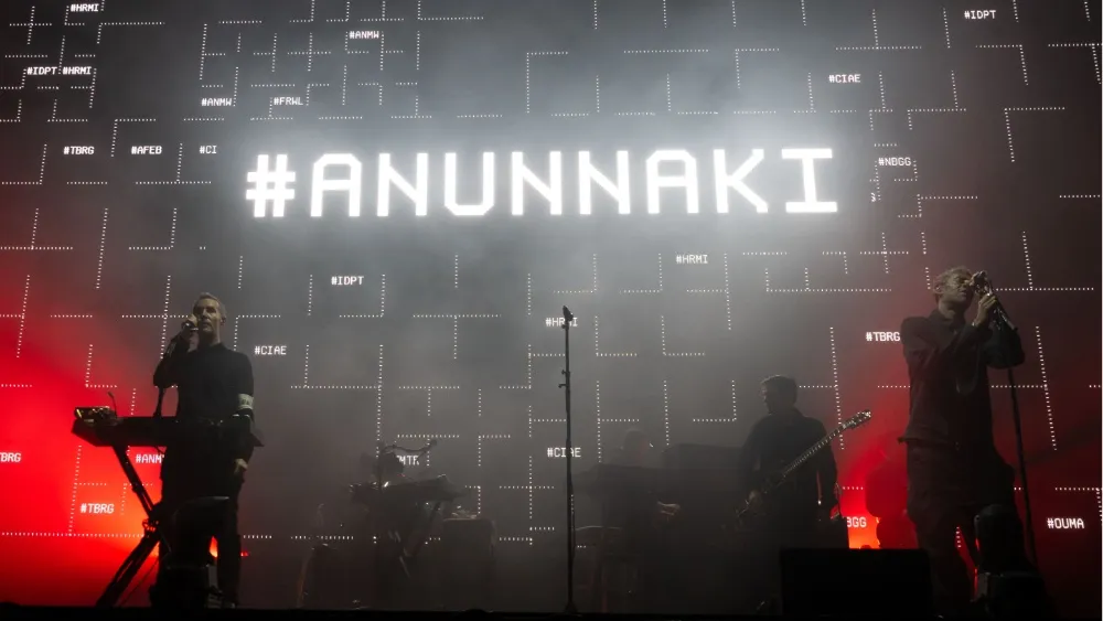 Massive Attack Duo Banned From Singapore Over Palestinian Flag Display Massive Attack Duo Banned From Singapore Over Palestinian Flag Display