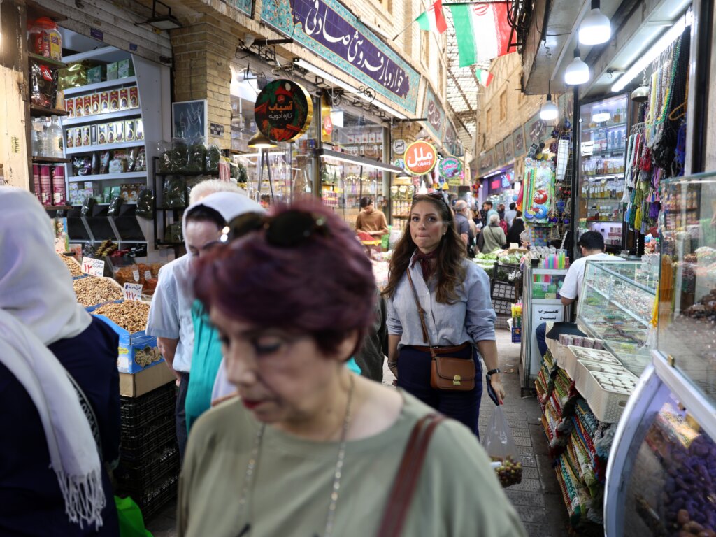 New US sanctions signal Trump desperation on Iran, experts say | US-Israel war on Iran News