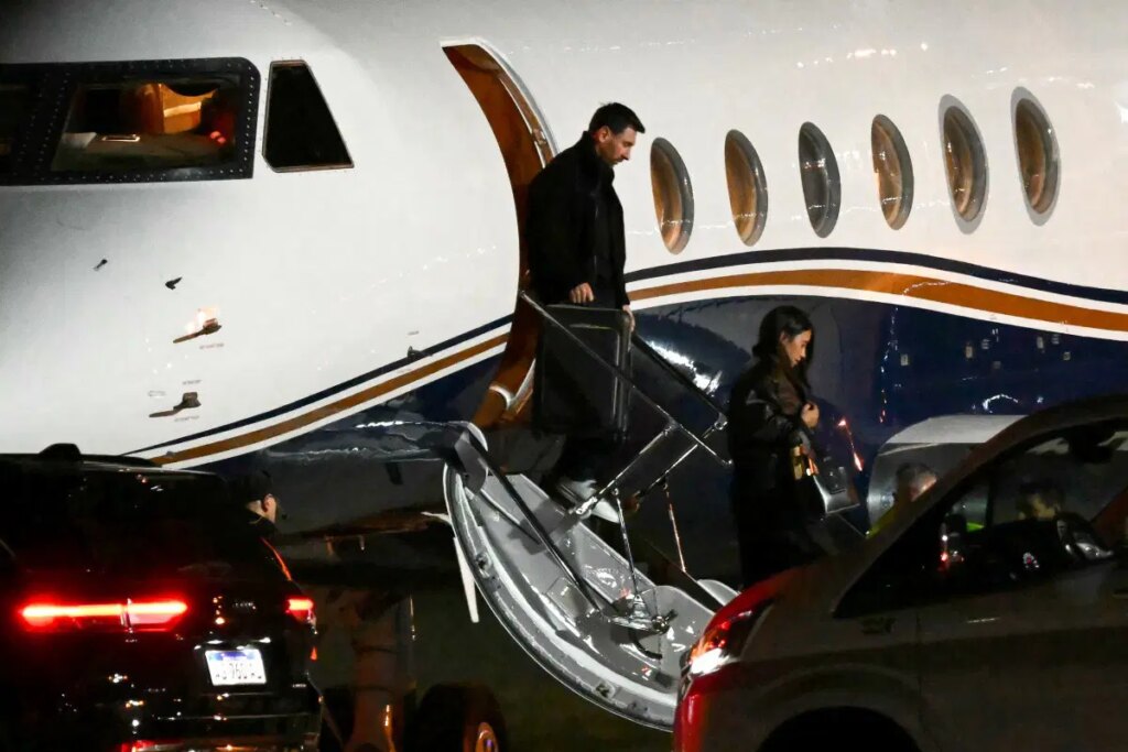 Photos: Messi arrives Argentina to bid farewell to father Jorge Photos: Messi arrives Argentina to bid farewell to father Jorge