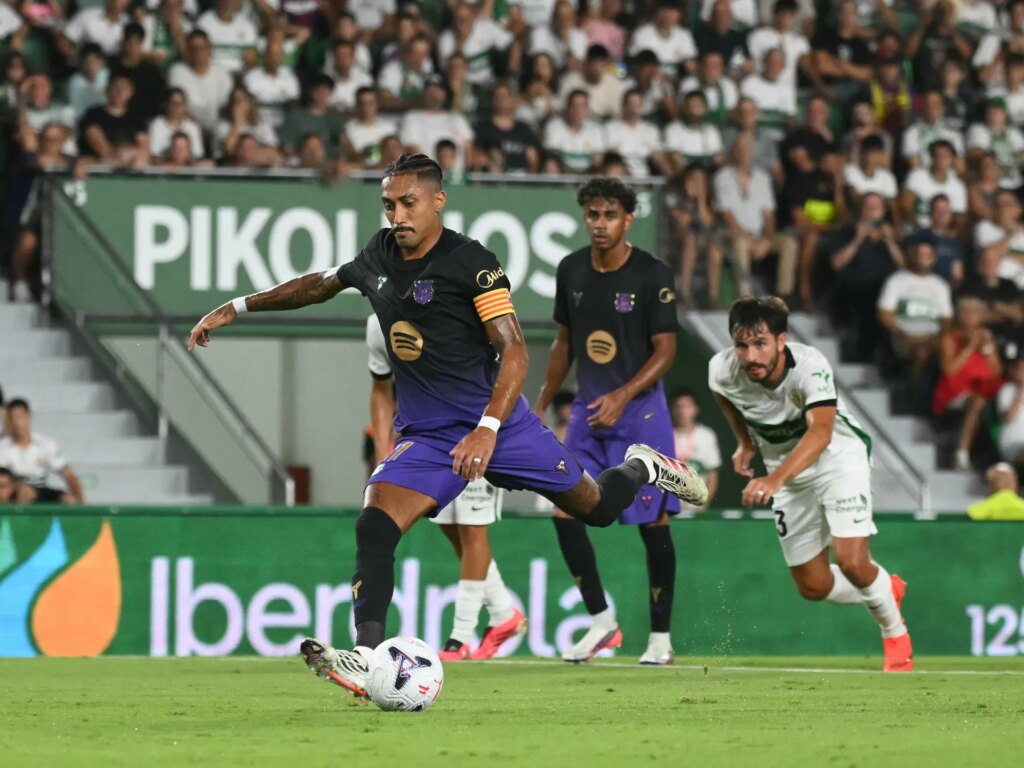 Raphinha and Lopez score braces as Barcelona trounce Elche 5-0 | Football News Raphinha and Lopez score braces as Barcelona trounce Elche 5-0 | Football News