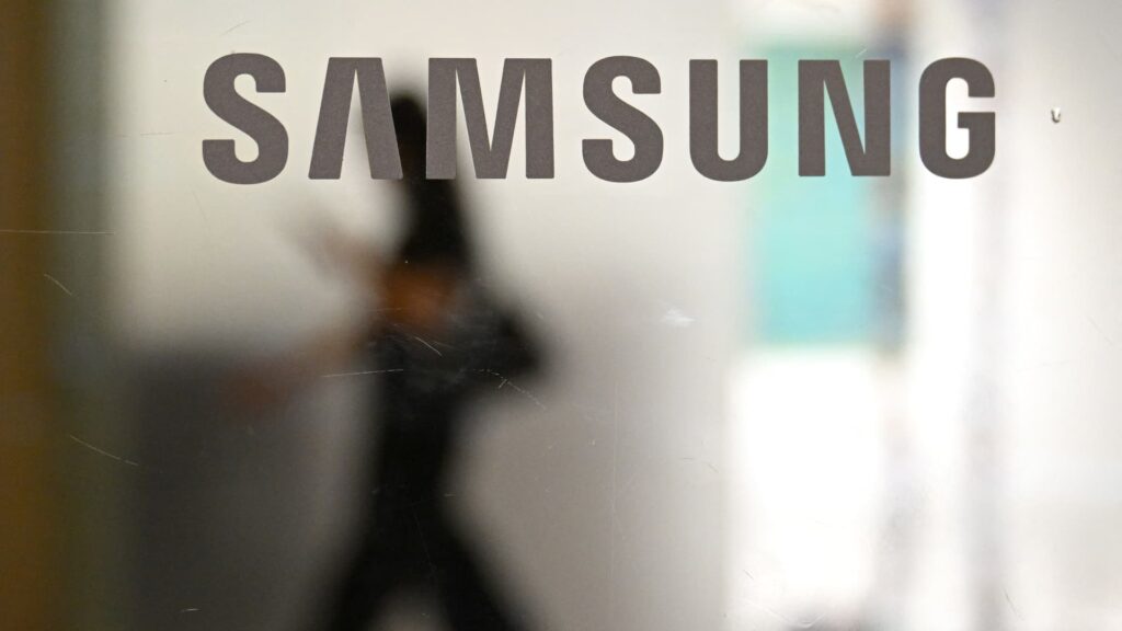 Samsung plans up to  billion in shareholder returns after SK Hynix buyback